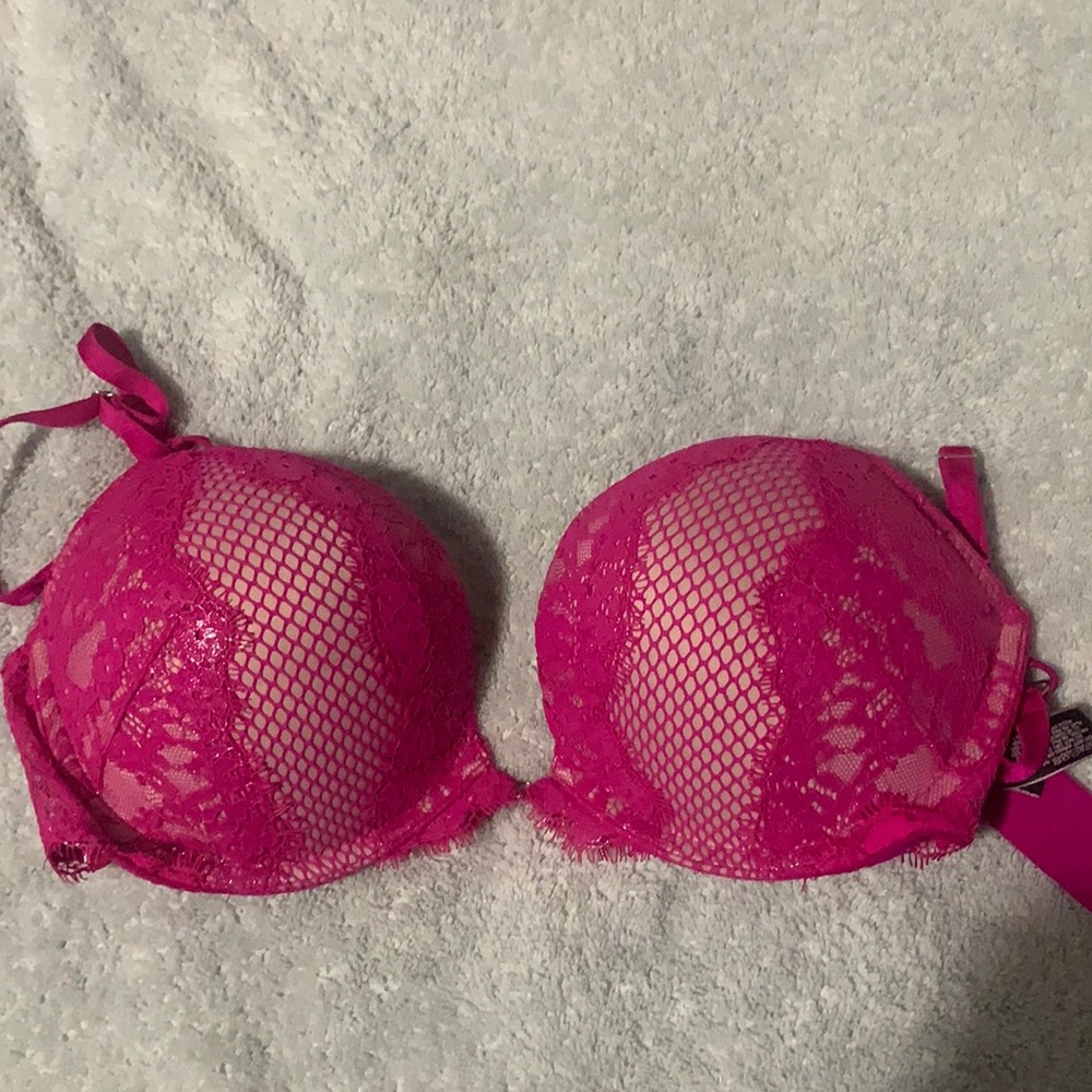 Beautiful pill Victoria’s Secret bra.